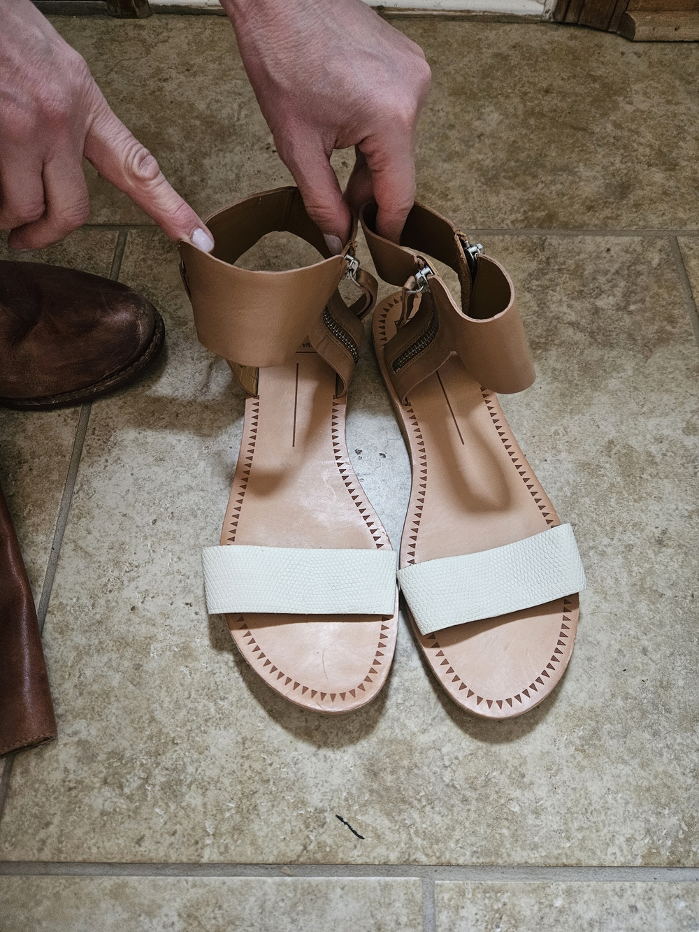 Dolce Vita Tan and White Ankle-Cuff Sandals with Front Strap